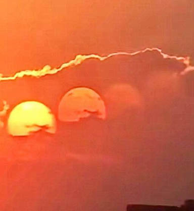 采桑子·成都观天七太阳