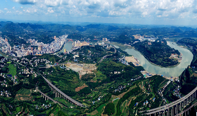 俯视苍溪县城与孙家仑嘉陵江两岸图景